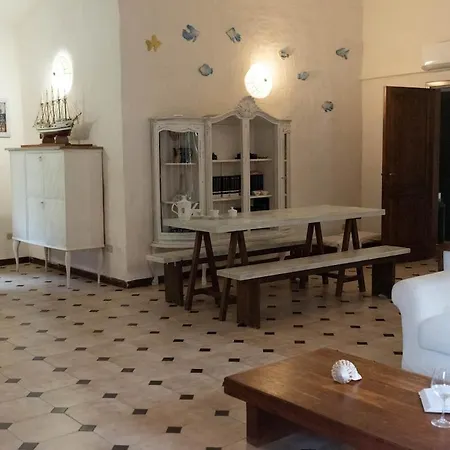 Semesterbostad Domo Ilde E Mare